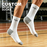Chaussettes de course en coton personnalisées en gros, chaussettes de sport de football personnalisées, chaussettes antidérapantes pour hommes