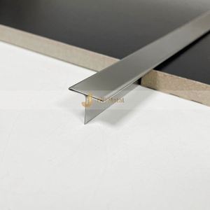 Accessoires de carrelage modernes EX462, ligne décorative en acier inoxydable en forme de T personnalisée pour la décoration murale - Product Image 3