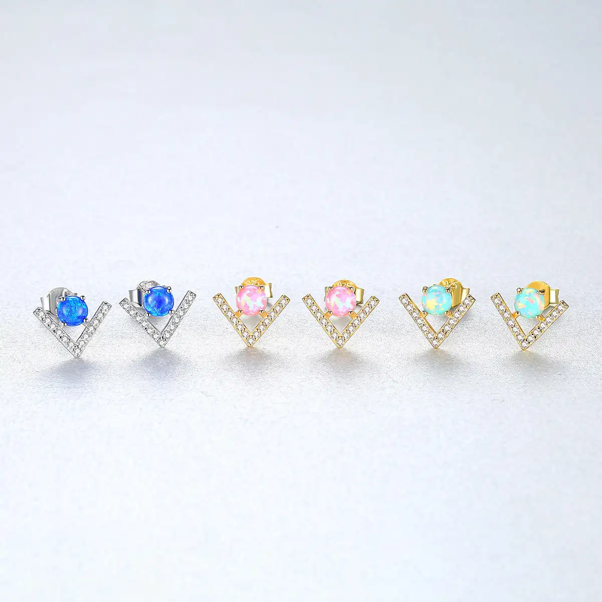 Vente en gros Bijoux pour femmes personnalisés Boucles d'oreilles triangle en argent sterling 925 avec zircon cubique opale