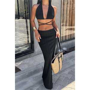 Traje Formal Negro con Decoración de Botones y Falda - Product Image 4