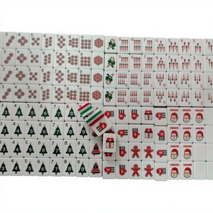 Fichas de Mahjong Navideñas Acrílicas Rojas de Cuatro Capas con Diseños de Dibujos Animados Festivos - Product Image 3
