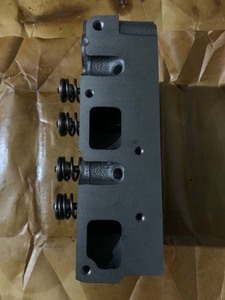 Z600 Cylinder Head Complete 15261-03040 15261-03043 15221-03030 15221-03029 for Kubota B5100D B5100E Excavator Accessories - Product Image 2