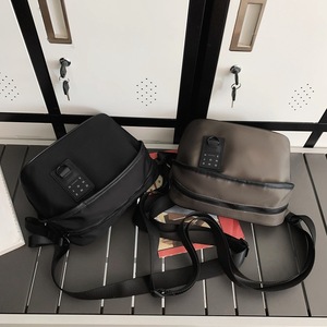 Nouveauté : Sac bandoulière en tissu enduit imperméable, design uni et tendance, personnalisable avec logo OEM, qualité supérieure - Product Image 5