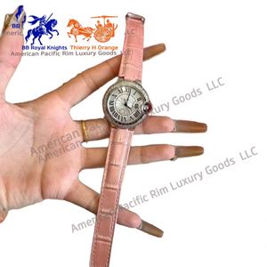 Reloj de cuarzo con esfera redonda para mujer, con números romanos, correa de cuero con patrón de cocodrilo rosa y bisel de diamantes, reloj de pulsera elegante - Product Image 4