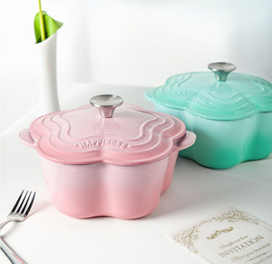Olla Holandesa de Hierro Fundido Esmaltado con Forma de Flor de Gran Capacidad - Olla Profunda para Guisos y Preparación de Sopas para Cocina Casera - Product Image 3