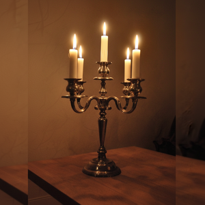 Candélabre/porte-bougie décoratif en laiton pour table à manger, dessus de table - Product Image 1