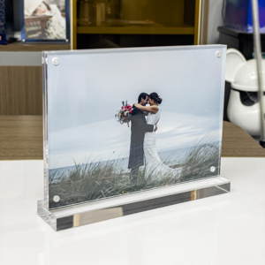 Marco de fotos de mesa acrílica con servicios de fundición y corte Transparente 5x7 pulgadas Plástico duradero para mostrar recuerdos - Product Image 2