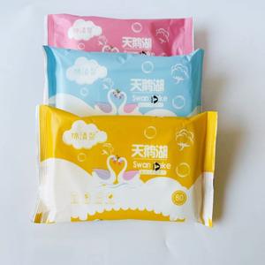 Paquete de 30 toallitas húmedas portátiles, toallitas desmaquillantes desechables, toallitas húmedas para hoteles y restaurantes al por mayor. - Product Image 4