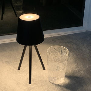 Lampe de table trépied debout sans fil rechargeable <span class=keywords><strong>Funky</strong></span> Simple led en métal pour le salon - Product Image 2