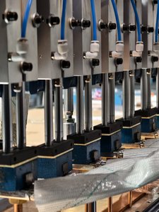 Soldadora Neumática de Resistencia Multicabezal para Producción de Muebles de Acero y Gabinetes Metálicos - Product Image 5