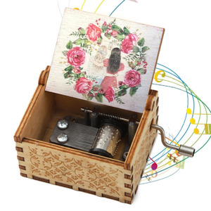 93 Designs Famille Cadeau Boxe Musique Manivelle Bois Gravé Au Laser Boîte À Musique Personnalisée à Maman Papa Sœur Amant - Product Image 3