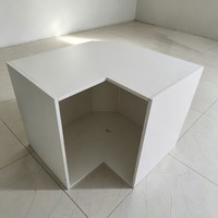 Maßgefertigte Schränke für das Ganze Haus: Design-Kleiderschrank, Küchen-, Ess- und Eingangsbereich-Aufbewahrungssystem mit Glastüren und Vitrine