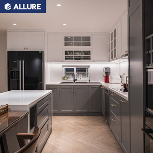 Meuble de cuisine en bois avec évier et armoires blanches, prix avantageux - Product Image 1