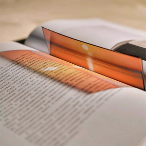 Marque-page en acrylique personnalisé avec motif océanique et <span class=keywords><strong>montagne</strong></span> ensoleillée, design esthétique et scénique pour les amateurs de livres - Product Image 3