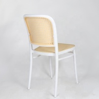 Vente en gros pas cher chaise de salle à manger confortable en pp tricoté au design nordique pour l'extérieur chaise de salle à manger en plastique PP empilable pour salle à manger