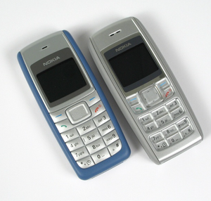 คีย์บอร์ด QWERTY สองซิมการ์ดจอ LCD HD คลาสสิก1.8เก่า1110ปลดล็อคสำหรับโทรศัพท์<span class=keywords><strong>1100</strong></span> - Product Image 2