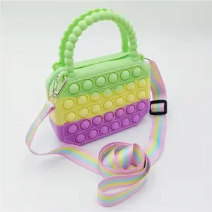 नवीनतम प्यारा फैशन मिनी हैंडबैग नई पर्स रंज यह पैसे Fidget कंधे बैग मिनी ढोना गोफन बैग के लिए छोटी लड़कियों बच्चों OEM रिक्त