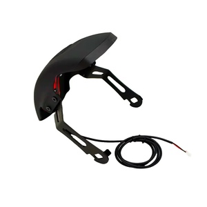 Kit de garde-boue avant et arrière pour scooter électrique Kukirin A1 - Garde-boue arrière avec feu arrière pour la sécurité de la conduite nocturne - Product Image 4