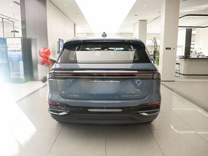 SUV <span class=keywords><strong>2</strong></span>.0T 261HP L4 4 roues motrices <span class=keywords><strong>Lincoln</strong></span> Nautilus 2025 <span class=keywords><strong>2</strong></span>.0T AWD Édition Premier <span class=keywords><strong>Plus</strong></span> pour une conduite polyvalente - Product Image 5