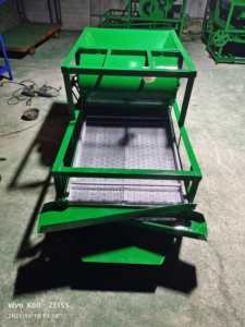 Crible vibrant pour graines d'arachide haute performance et haute productivité de 2-3 tonnes avec moteur comme composant principal, garantie 1 an - Product Image 3