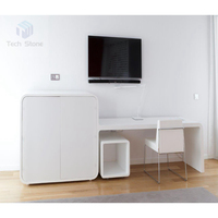 Table de bureau moderne en surface solide, design torsadé thermoformé, matériau bois/pierre, finition ultra brillante, prise escamotable