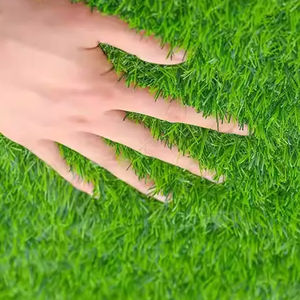 <span class=keywords><strong>Rouleau</strong></span> <span class=keywords><strong>de</strong></span> <span class=keywords><strong>gazon</strong></span> artificiel imperméable pour sols sportifs - Taille et couleur personnalisables, matériau durable PP+PE pour extérieur et jardin - Product Image 3