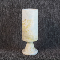 Statue en marbre blanc à succès, design Art Déco personnalisable avec logo, figuratif sur ornements de coupe en marbre