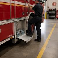 Étape d'épaississement à couche unique avec des systèmes de carrosserie automobile latéraux rétractables légers Accessoire d'équipement de lutte contre l'incendie télécommandé