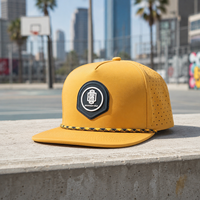Casquette de golf à cinq panneaux avec patch en silicone, logo personnalisé, haute qualité, faible MOQ, casquette snapback respirante et durable pour homme, idéale pour l'extérieur