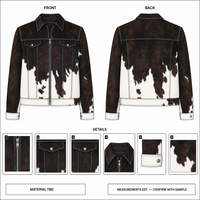 Veste en cuir de vachette noir, marron et blanc avec poils, fermeture éclair, poches à rabat sur la poitrine, surpiqûres contrastées, style rétro streetwear pour homme