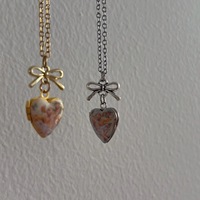 Collier Rétro Cœur d'Ange avec Boîte Photo, Nœud Doré, Design Niche, Accessoire Esthétique d'Inspiration Luxe, Article Très Vendu