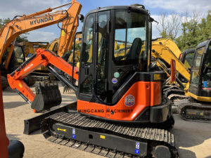 Escavatore usato piccolo <span class=keywords><strong>Hitachi</strong></span> Zaxis 50U di seconda mano Mini escavatore <span class=keywords><strong>Hitachi</strong></span> 5 tonnellate originale Giappone ottime condizioni per la vendita - Product Image 2