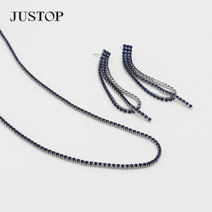 Conjunto de Joyería Popular Vintage con Borlas, Cobre, Circonita, Oro y Plata: Collar y Pendientes para Boda, Compromiso, Aniversario o Fiesta - Product Image 5