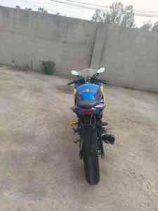 Motocyclette de sport Ninja de 250 cm3 à essence, d'occasion, course, bicylindre - Product Image 3