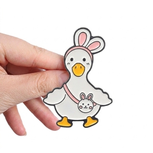 1 pieza Precio al por mayor Pins <span class=keywords><strong>de</strong></span> solapa personalizados con impresión UV plateados, con citas inspiradoras <span class=keywords><strong>de</strong></span> dibujos animados, Año Nuevo Chino, Amor - Product Image 2