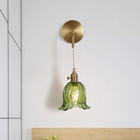 Applique murale chic en verre à pétales verts pour la décoration de restaurants et cafés, éclairage de support pour hôtels et appartements