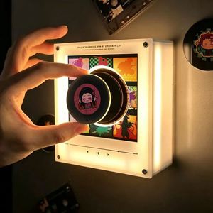 Imán Giratorio Acrílico Personalizado con NFC para Refrigerador, Luz Nocturna con Reproducción de Música y Diseño de Disco de Vinilo - Uso Promocional, Diseño Creativo - Product Image 2