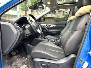 Voiture d'<span class=keywords><strong>occasion</strong></span> <span class=keywords><strong>Nissan</strong></span> <span class=keywords><strong>Qashqai</strong></span> 2.0L SUV CVT FWD Édition Luxe 2021, modèle <span class=keywords><strong>2020</strong></span>, d'un seul propriétaire, titre propre, sièges en cuir, toit ouvrant panoramique - Product Image 4