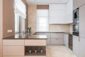 Mueble de Madera Maciza Moderno y Minimalista Personalizado para Comedor, Cocina, Vino y Exhibición - Product Image 2