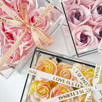 Fleurs de savon éternelles, roses préservées faites à la main, boîte carrée en acrylique pour la fête des mères, la Saint-Valentin, les cadeaux de Noël
