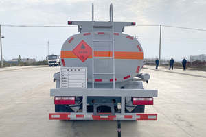 Camion-citerne à huile d'occasion 4x2 de 15001 à 30000 L, 155 CV, transmission manuelle, diesel, pour liquides inflammables, provenant de fabricants chinois en gros - Product Image 4