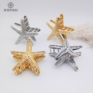 Pinza Metálica para el Pelo para Niña en Dorado y Plateado con Elementos del Océano y Textura <span class=keywords><strong>de</strong></span> Estrella <span class=keywords><strong>de</strong></span> Mar, Pulpo y Caracola - Product Image 3