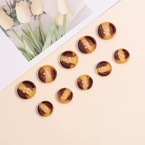 מחיר סיטונאי מותאם אישית אפור וצב צבעים חום סביב 4 חור שרף פלסטיק אמיתי כפתור עבור מעיל - Product Image 5