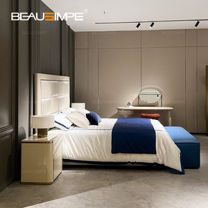 <span class=keywords><strong>Letto</strong></span> di lusso classico elegante con pannello in compensato imbottito alto <span class=keywords><strong>testiera</strong></span> metallica <span class=keywords><strong>intarsiato</strong></span> finitura struttura per mobili camera da <span class=keywords><strong>letto</strong></span> - Product Image 3