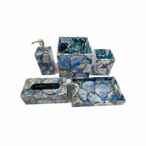 Elegante juego de baño de resina de ágata azul hecho a mano, creación única para Royal Look, dispensador de jabón para baño, bandeja de tocador, decoraciones para el hogar - Product Image 1