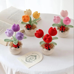 Plante en pot de tulipes multicolores au crochet avec abeille <span class=keywords><strong>et</strong></span> <span class=keywords><strong>coccinelle</strong></span>, décoration de bureau <span class=keywords><strong>et</strong></span> de maison - Product Image 5