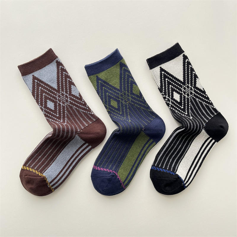 Bulk Wholesale High Quality Double Needle Winter Sock Match Colors Argyle Cotton Socks for Women Vintage Mid Tube Socks