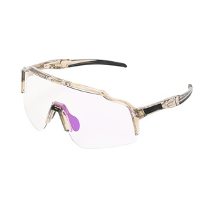 Gafas Deportivas de Ciclismo Fotocromáticas con Marco TR90, 100% Protección UV, Multifuncionales, No Polarizadas - Product Image 1