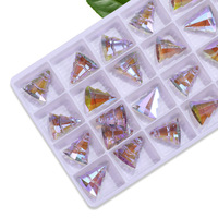 Pendentifs en strass de verre en forme de sapin de Noël Selina Crystal - Pierres à trou unique pour accessoires de bijoux et décoration de boucles d'oreilles