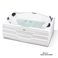 Baignoire triangulaire en acrylique Waterfall Surfing avec massage par air et bain à remous, design moderne blanc